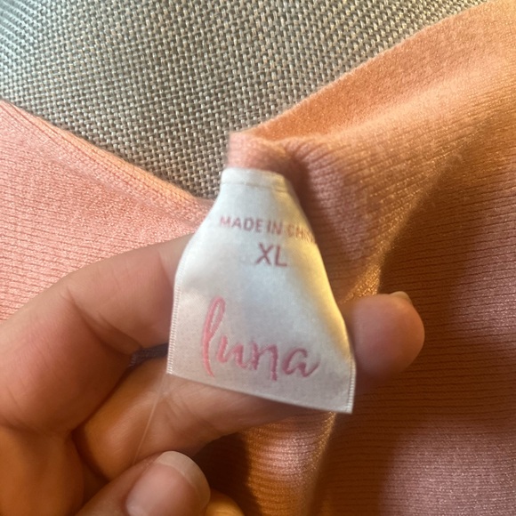 Pink women’s knit sweater with lace sleeve detail - Picture 4 of 5